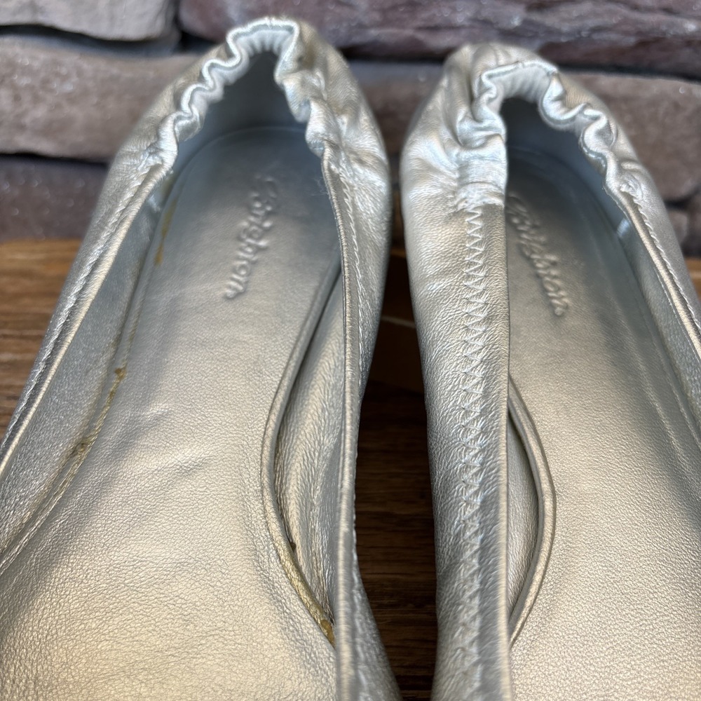 Brighton Heart Medallion Metallic Silver Ballet Flats Women's Shoes 10 B - Picture 4 of 12
